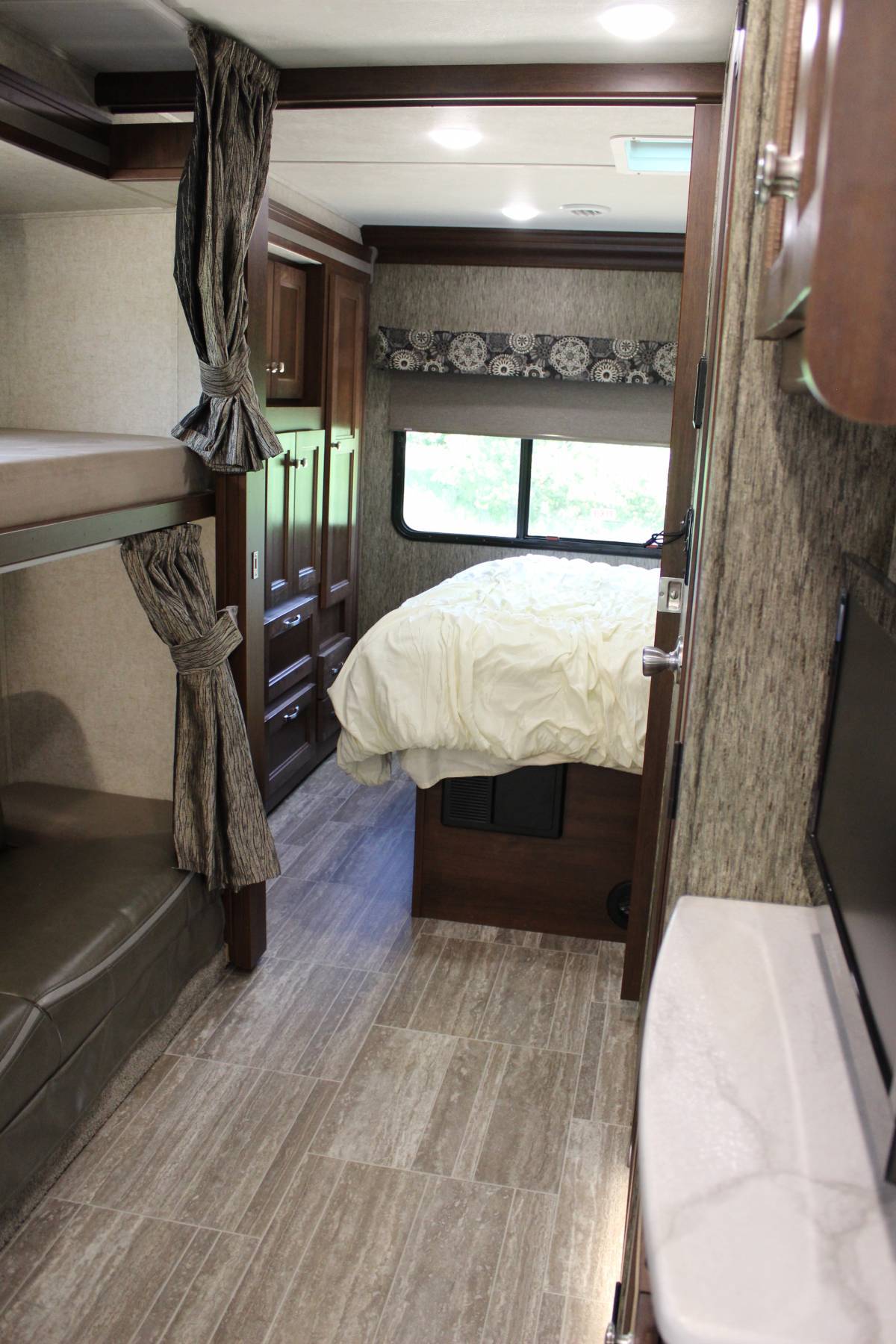 Photo 26 - 2018 Forest River Class C Motorhome rental photo 28