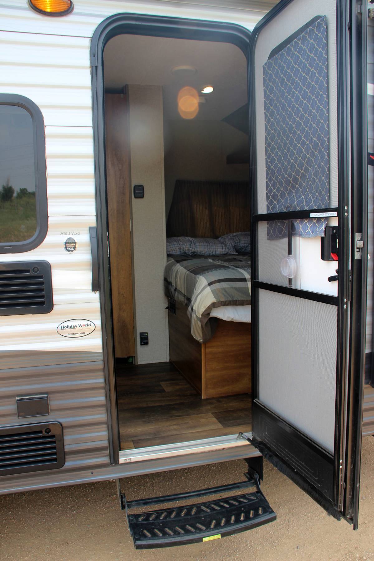 Photo 15 - 2017 Keystone Travel Trailer rental photo 17