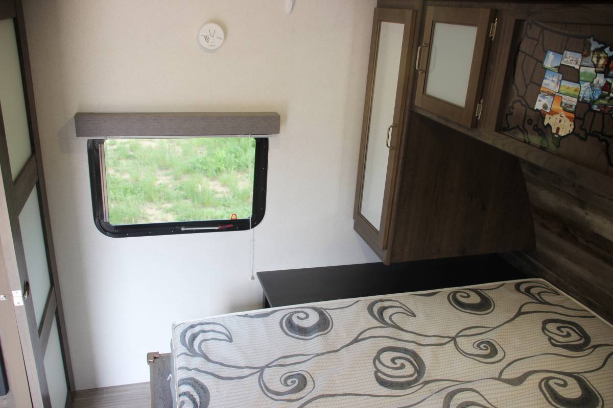 Photo 9 - 2020 Keystone Travel Trailer rental photo 11