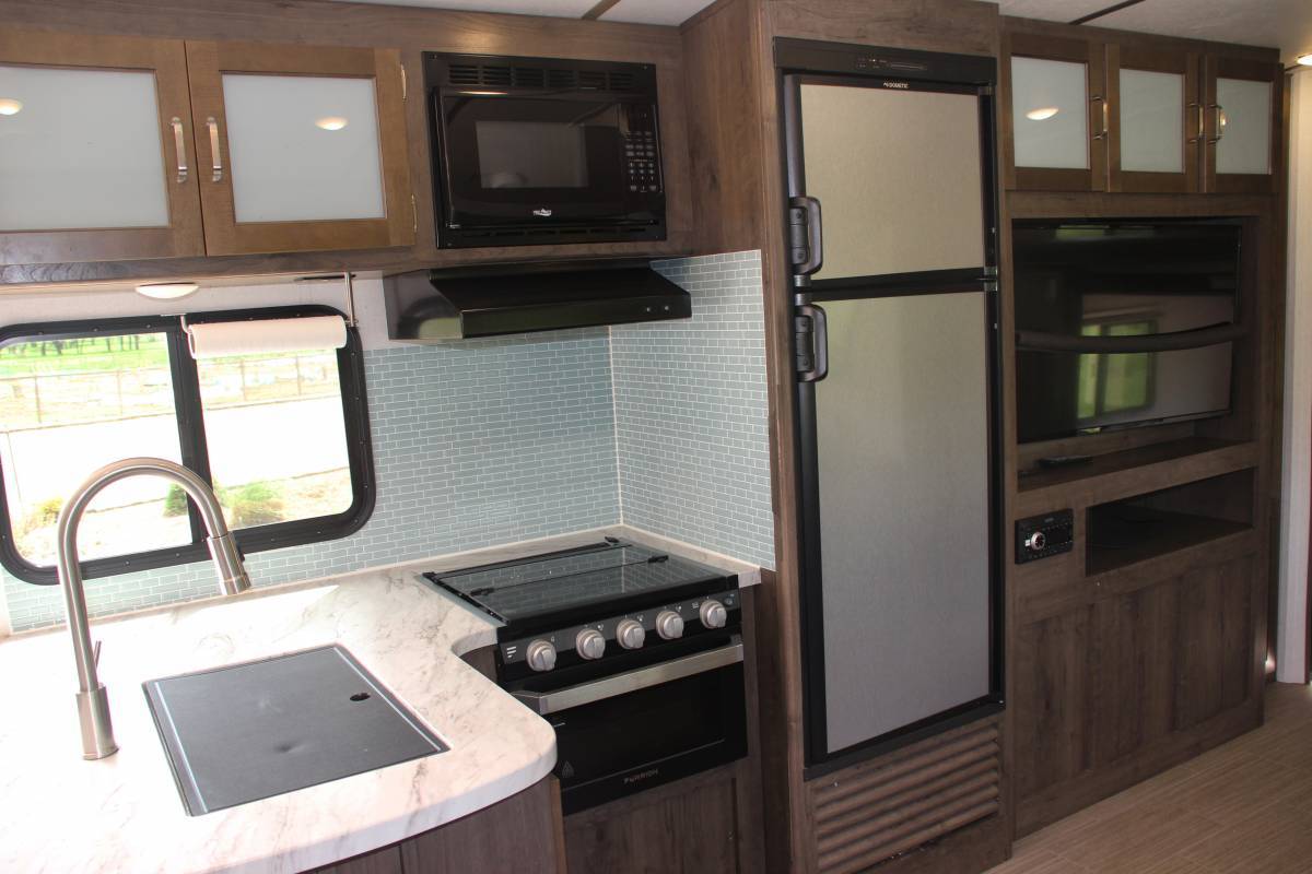 Photo 10 - 2020 Keystone Travel Trailer rental photo 12