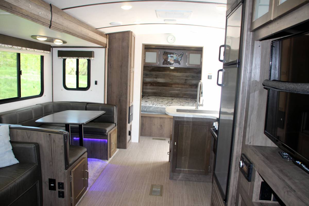 Photo 18 - 2020 Keystone Travel Trailer rental photo 20