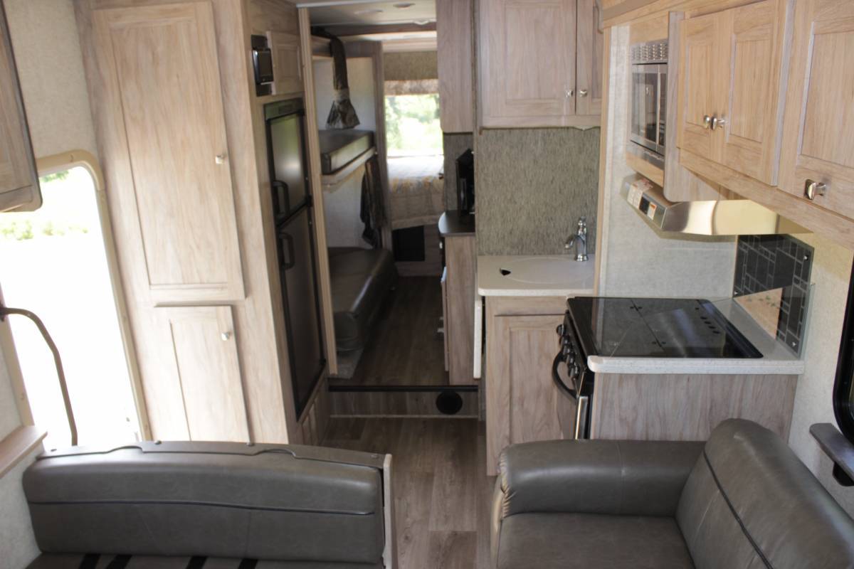Photo 3 - 2017 Coachmen Class C Motorhome rental photo 5