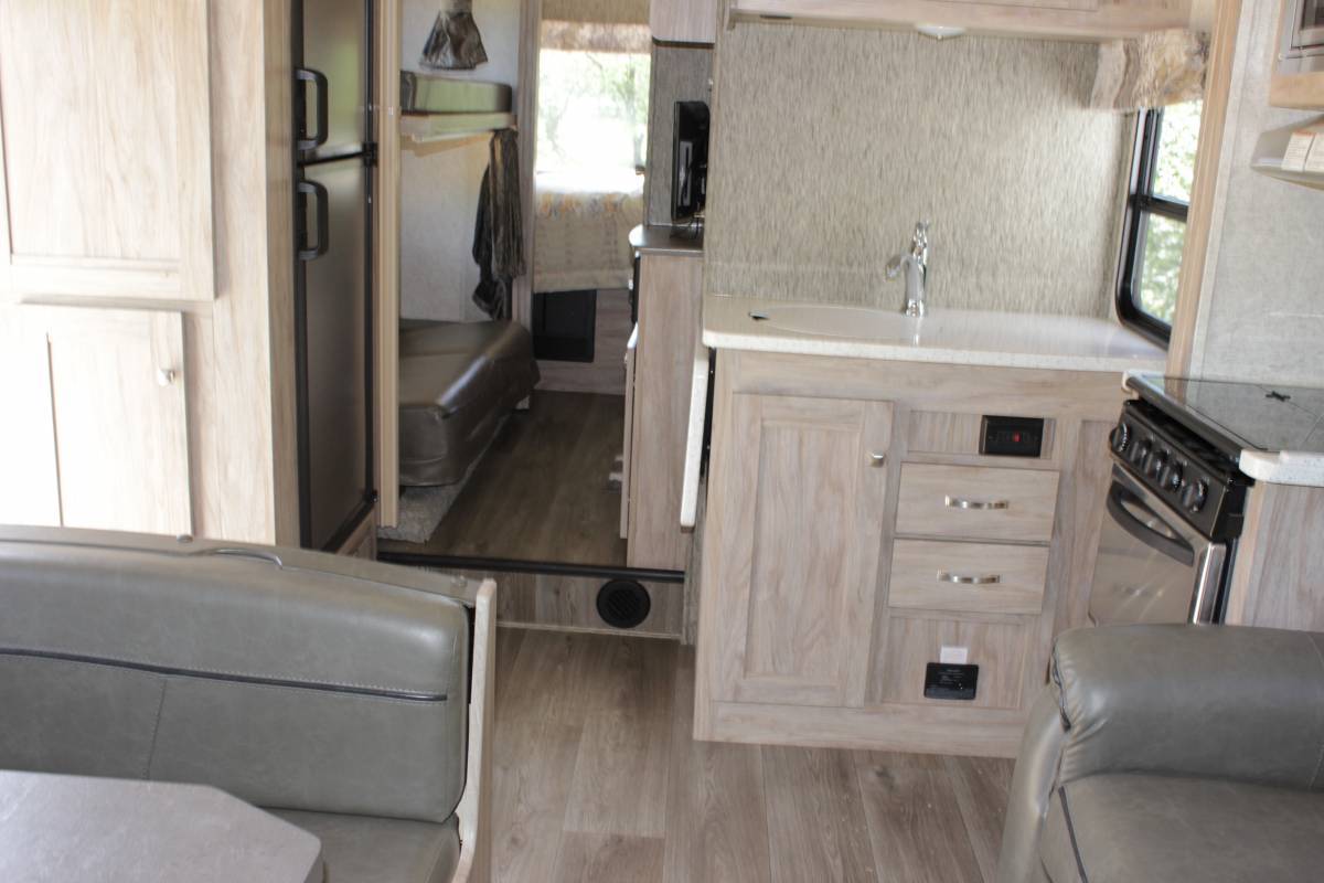 Photo 9 - 2017 Coachmen Class C Motorhome rental photo 11