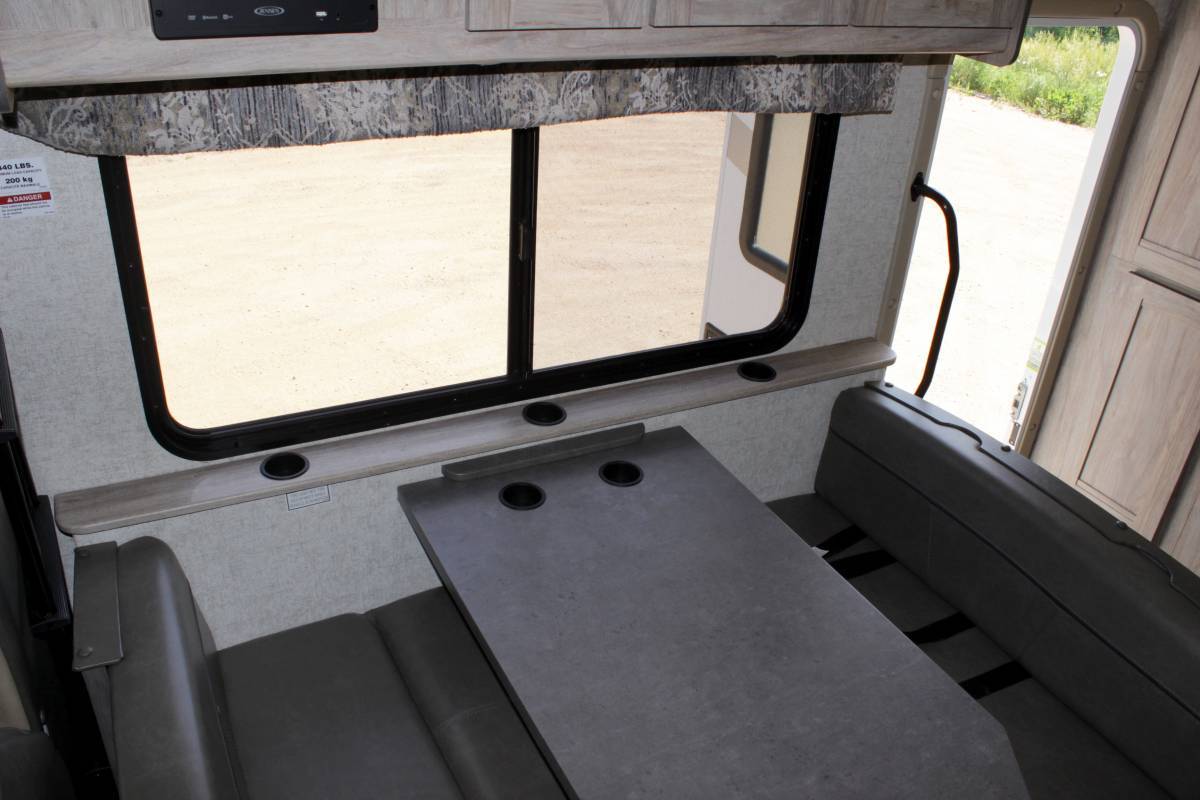 Photo 11 - 2017 Coachmen Class C Motorhome rental photo 13