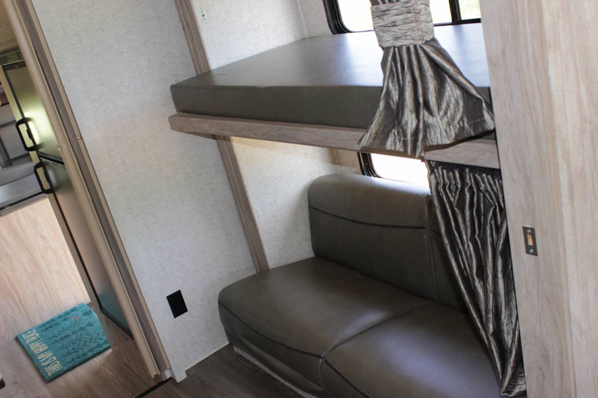 Photo 12 - 2017 Coachmen Class C Motorhome rental photo 14