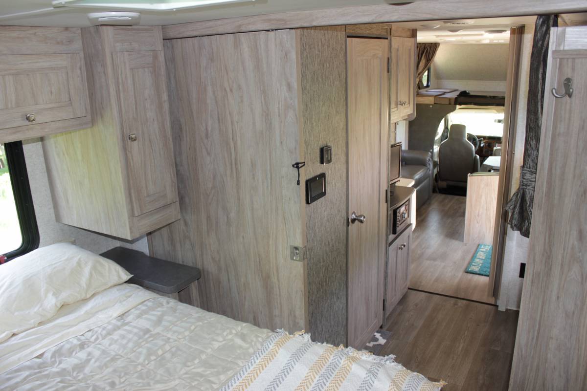 Photo 22 - 2017 Coachmen Class C Motorhome rental photo 24