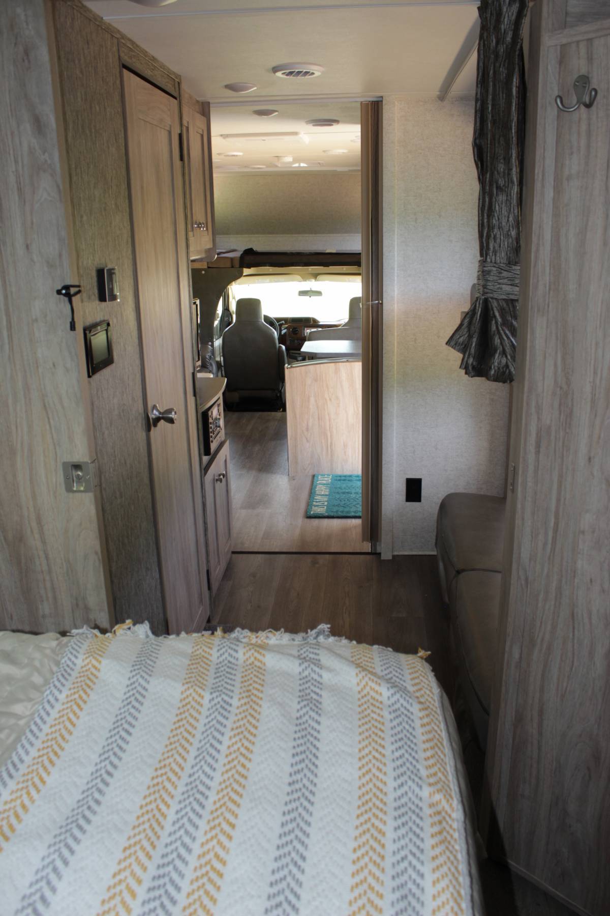 Photo 38 - 2017 Coachmen Class C Motorhome rental photo 40