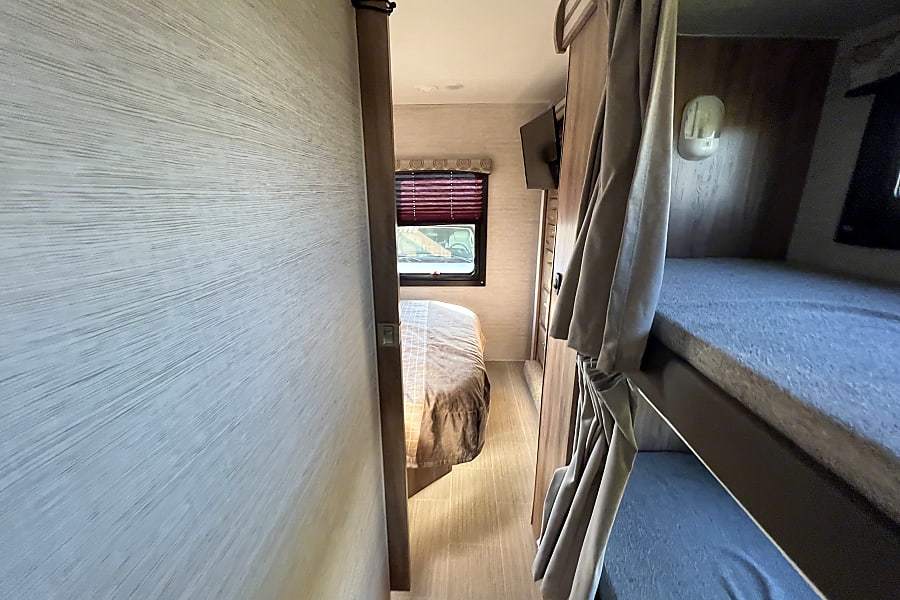 Photo 4 - 2021 Entegra Coach Class C Motorhome rental photo 6