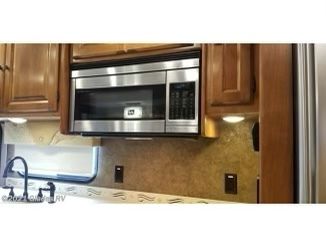 Photo 13 - 2014 Tiffin Motorhomes Class A Motorhome rental photo 15