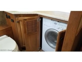 Photo 17 - 2014 Tiffin Motorhomes Class A Motorhome rental photo 19