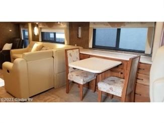 Photo 20 - 2014 Tiffin Motorhomes Class A Motorhome rental photo 22
