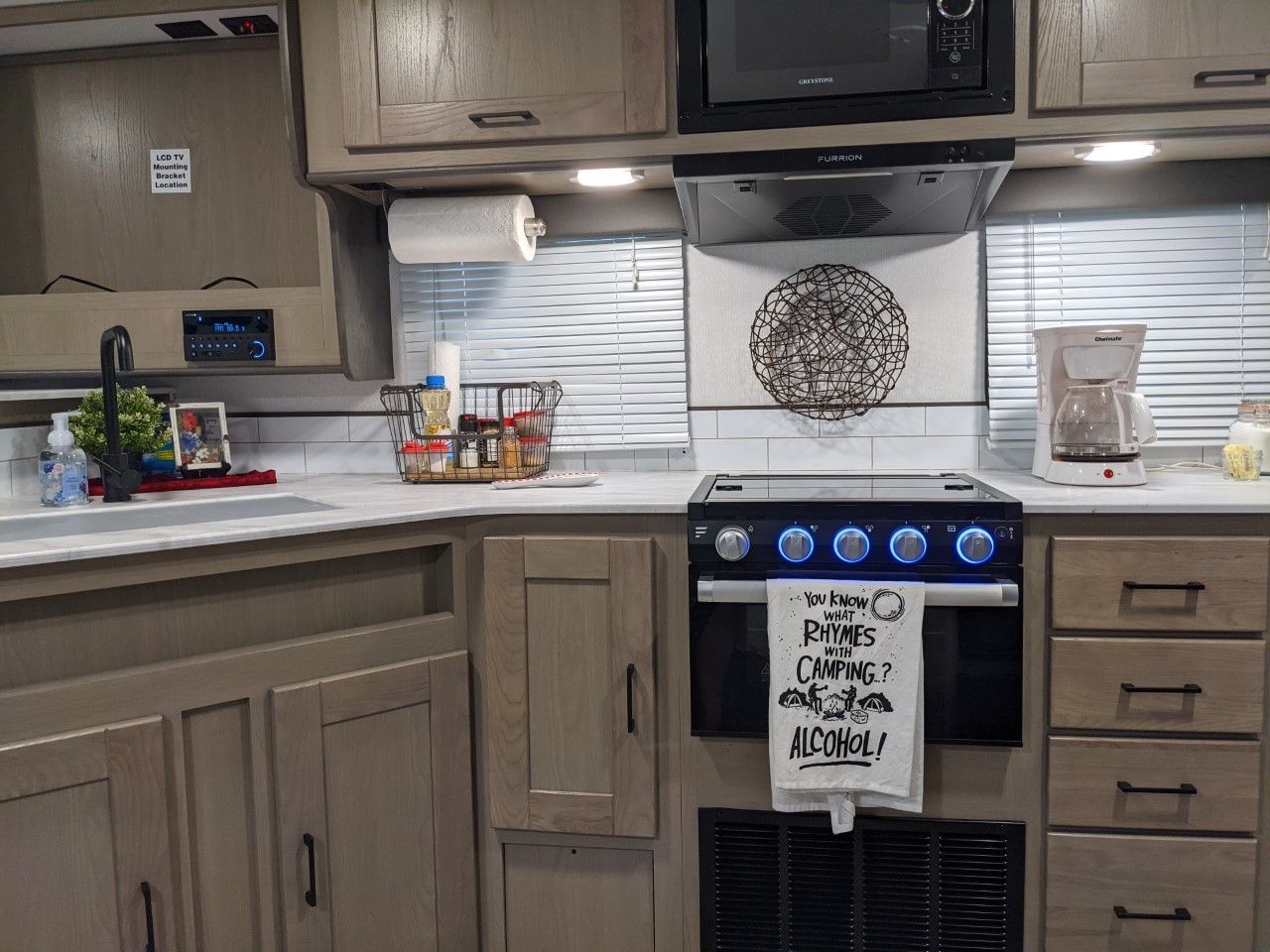 Photo 11 - 2021 Cruiser Rv Travel Trailer rental photo 13
