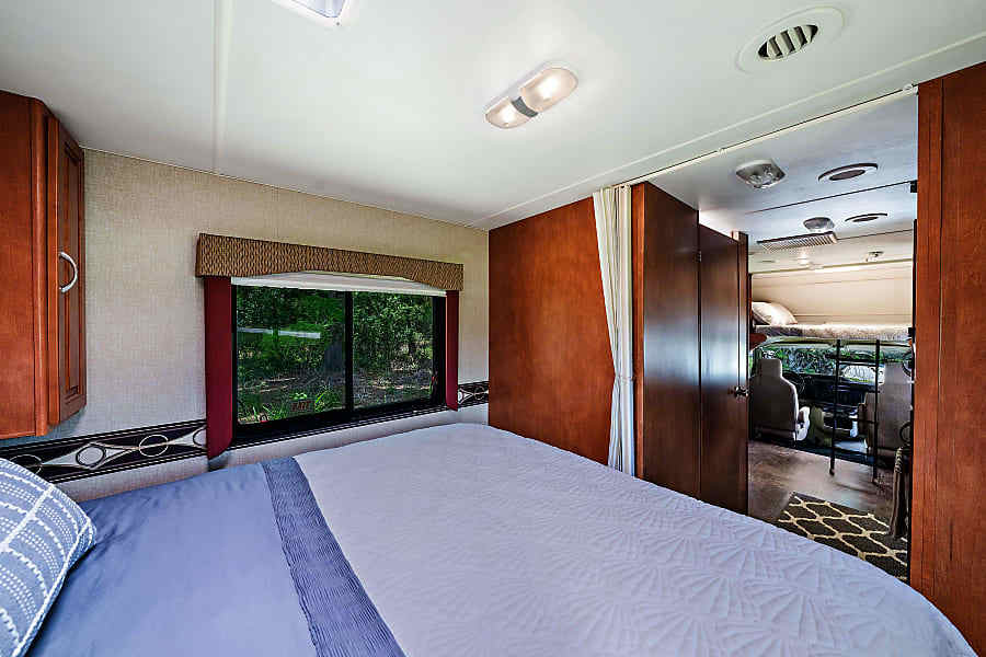 Photo 1 - 2014 Winnebago Class C Motorhome rental photo 3