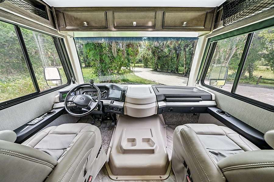 Photo 18 - 2020 Ford Class A Motorhome rental photo 20