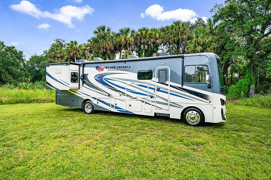 Photo 20 - 2020 Ford Class A Motorhome rental photo 22