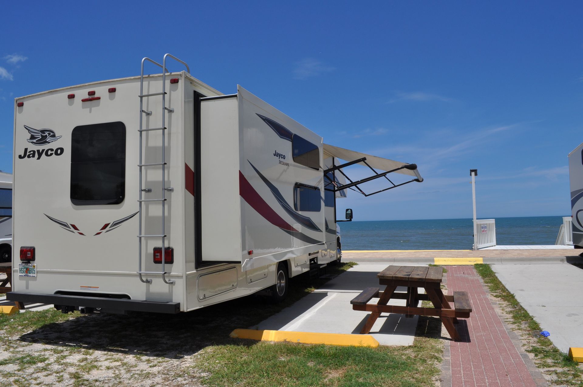 Photo 2 - 2017 Jayco Class C Motorhome rental photo 4