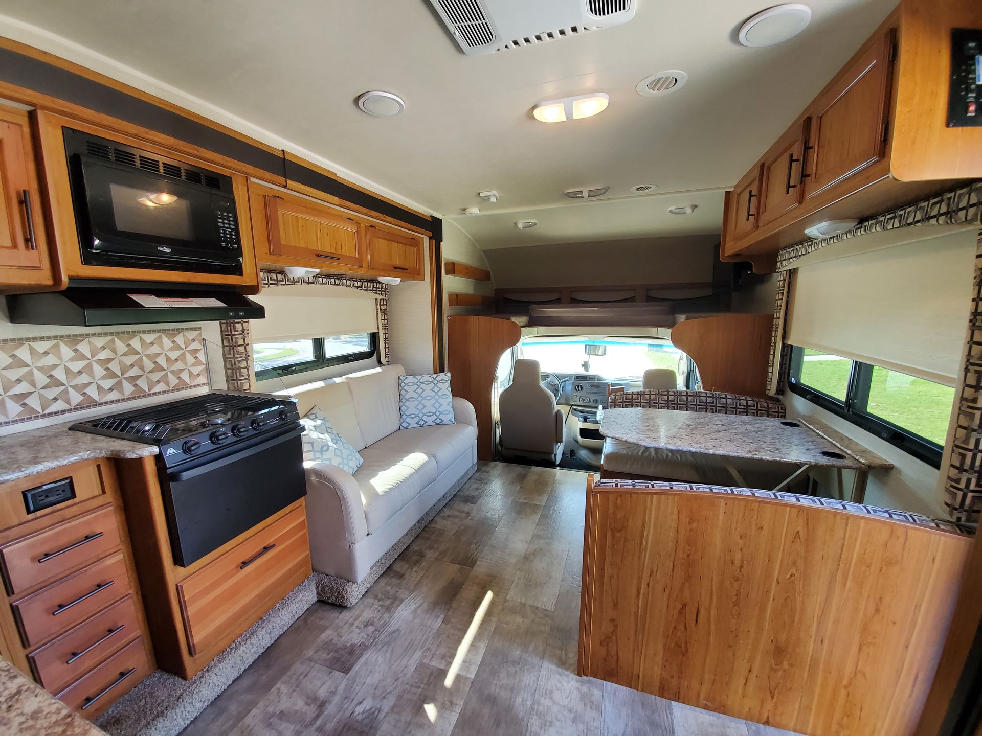 Photo 9 - 2017 Jayco Class C Motorhome rental photo 12