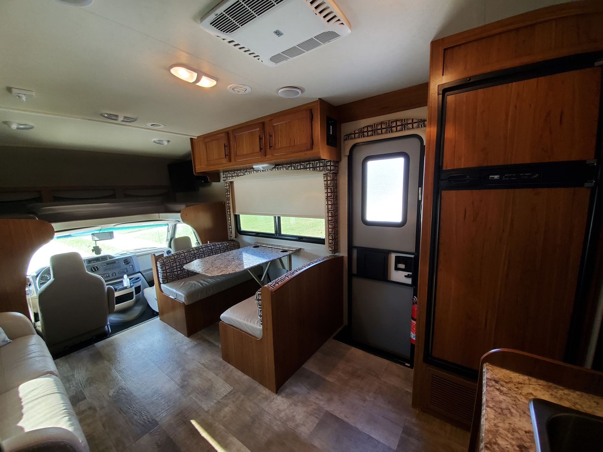 Photo 9 - 2017 Jayco Class C Motorhome rental photo 13