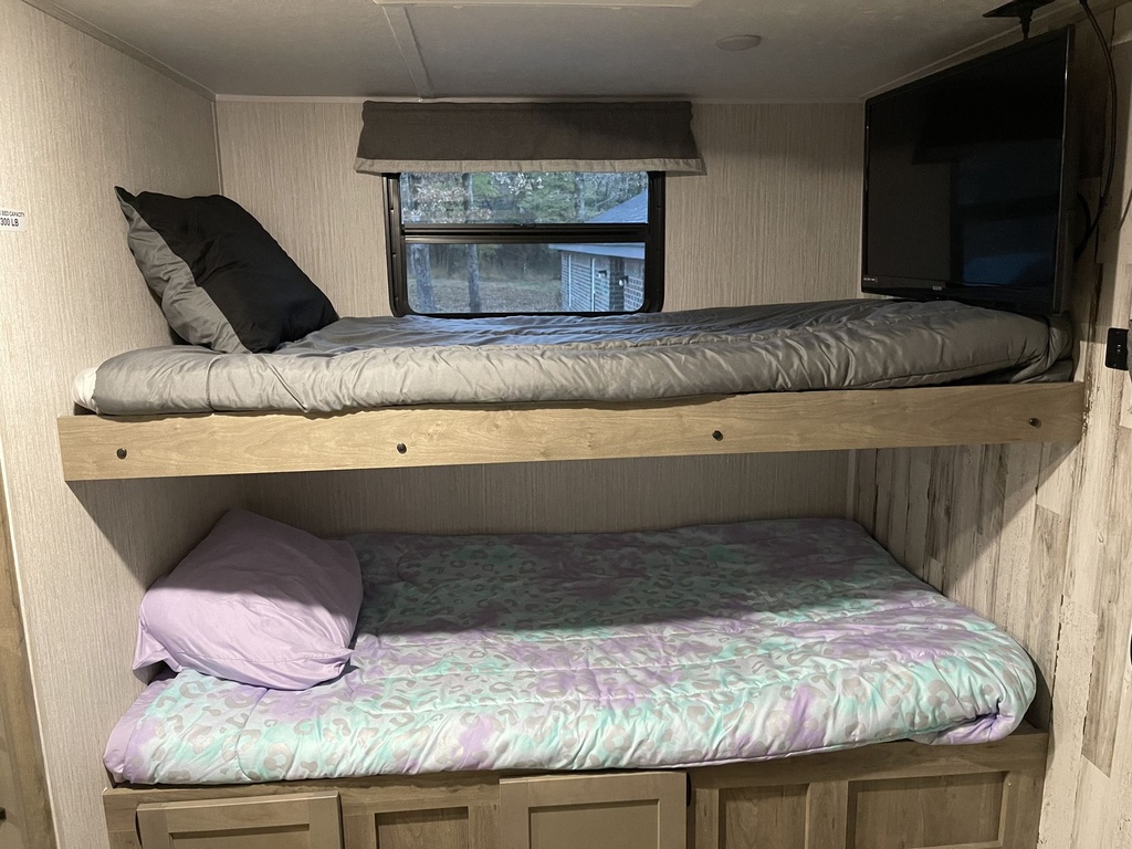 Photo 5 - 2021 Palomino Travel Trailer rental photo 7