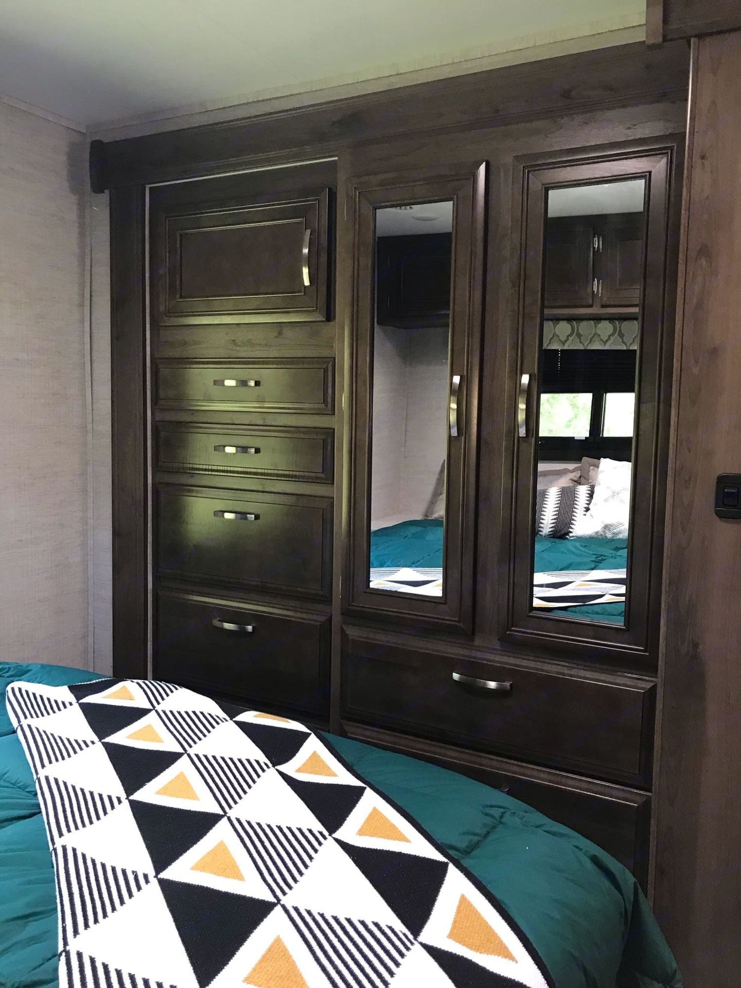 Photo 8 - 2020 Jayco Class C Motorhome rental photo 10