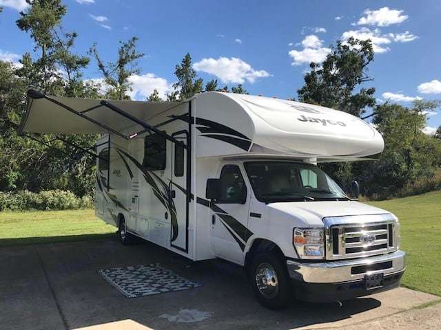 Photo 10 - 2020 Jayco Class C Motorhome rental photo 12