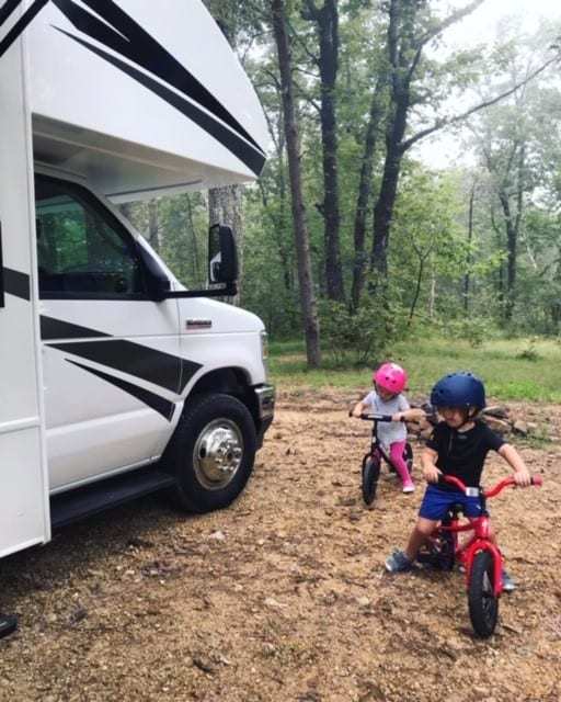 Photo 14 - 2020 Jayco Class C Motorhome rental photo 16