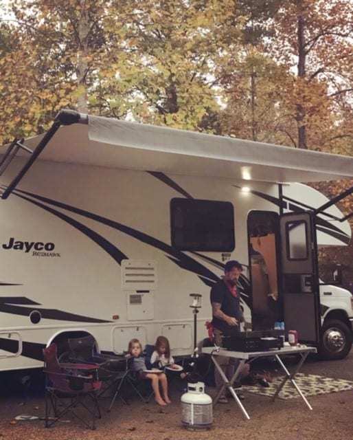 Photo 16 - 2020 Jayco Class C Motorhome rental photo 18