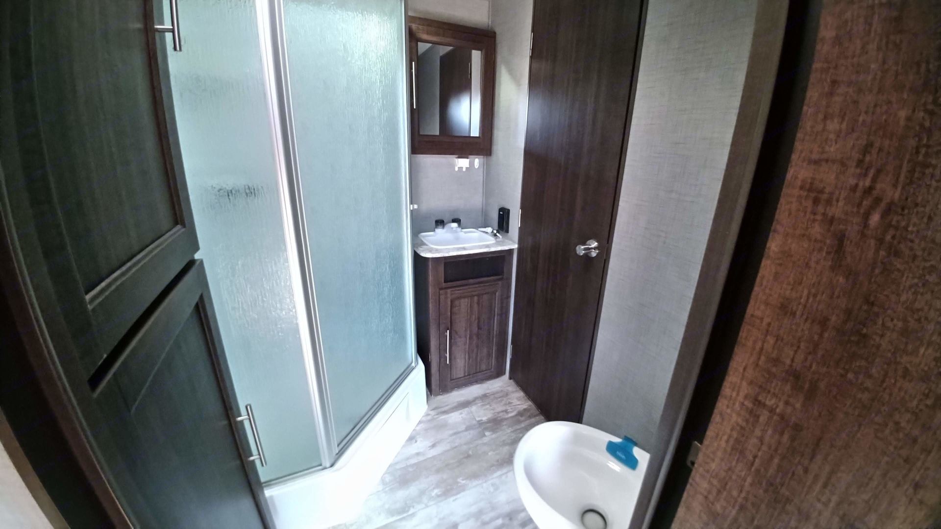 Photo 7 - 2019 CROSS ROADS Travel Trailer rental photo 9