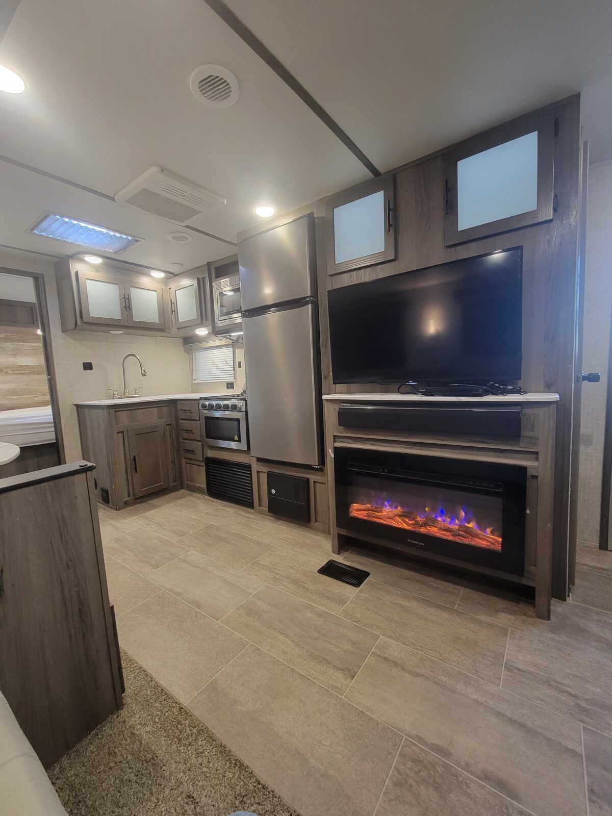 Photo 11 - 2021 Gulf Stream Travel Trailer rental photo 13