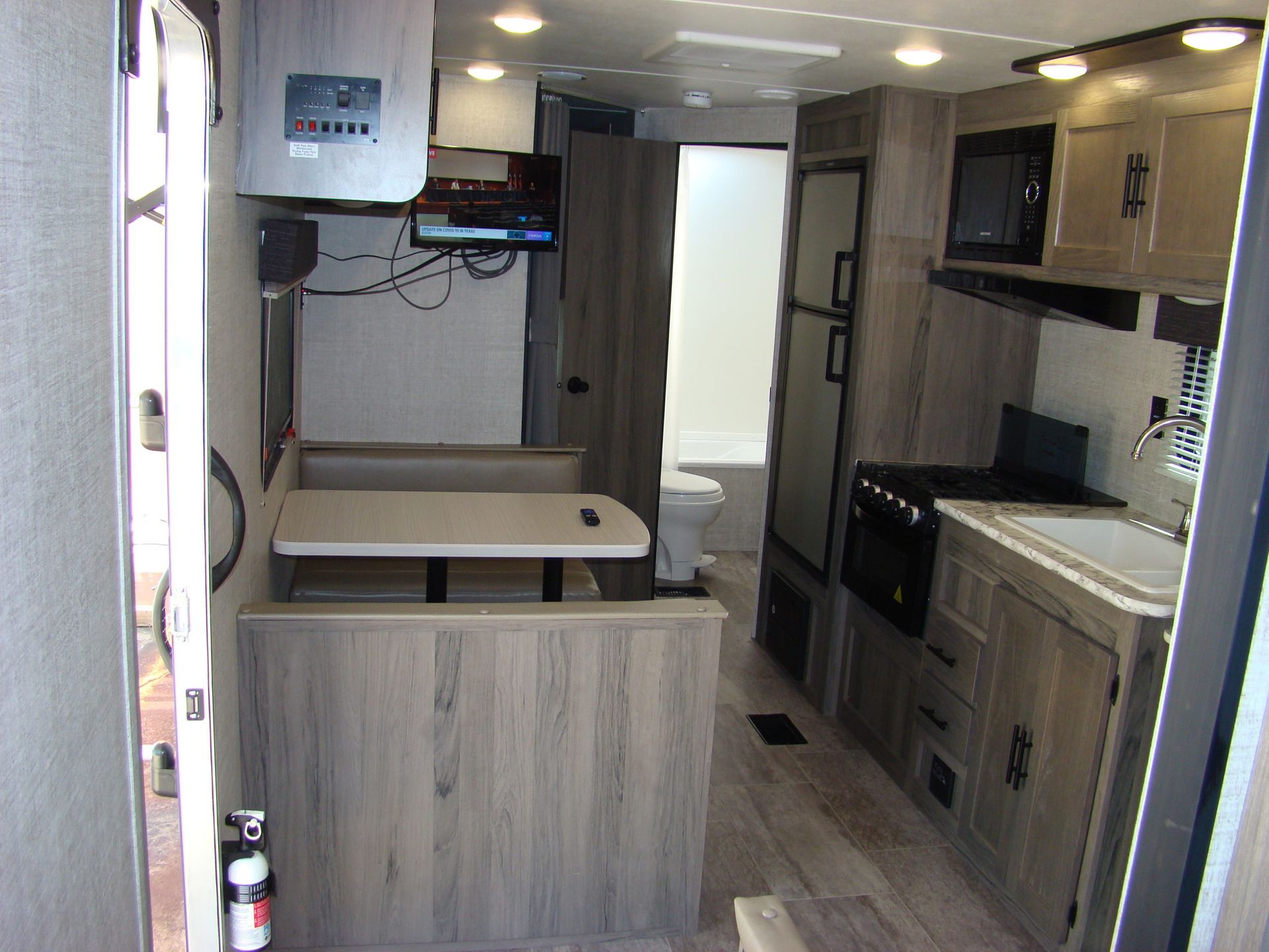 Photo 13 - 2020 Gulf Stream Travel Trailer rental photo 15
