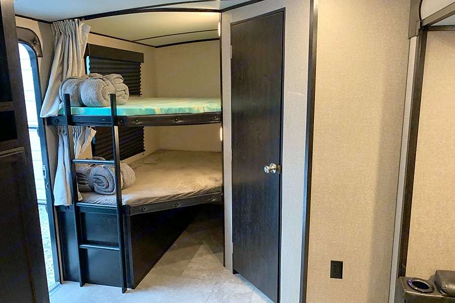 Photo 5 - 2019 Grand Design Travel Trailer rental photo 7