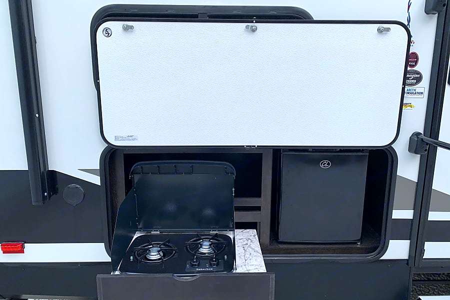 Photo 18 - 2019 Grand Design Travel Trailer rental photo 20