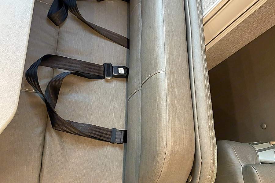 Photo 31 - 2020 Jayco Class C Motorhome rental photo 33