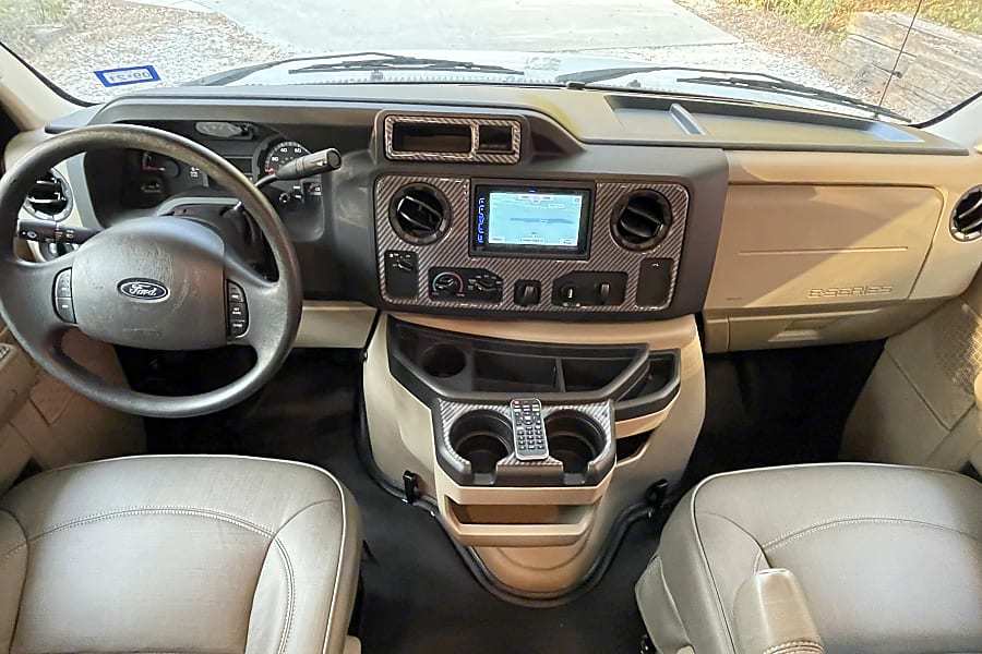 Photo 33 - 2020 Jayco Class C Motorhome rental photo 35