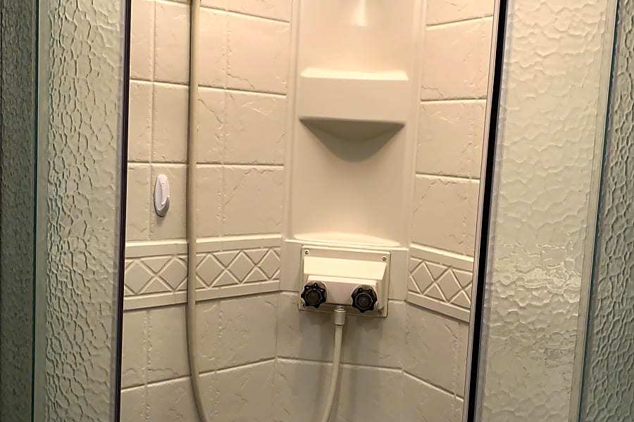 Photo 13 - 2017 Jayco Class C Motorhome rental photo 15