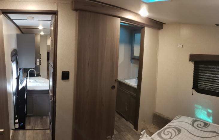 Photo 0 - 2021 Crossroads Fifth Wheel rental photo 8