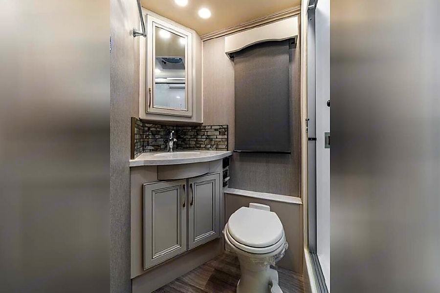 Photo 11 - 2022 Holiday  Rambler Class A Motorhome rental photo 13