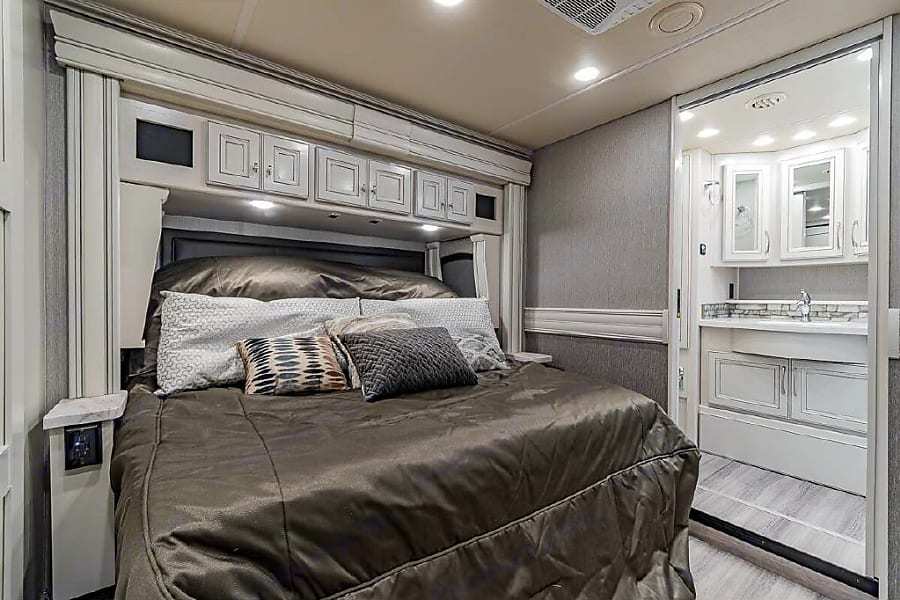 Photo 18 - 2022 Holiday  Rambler Class A Motorhome rental photo 20