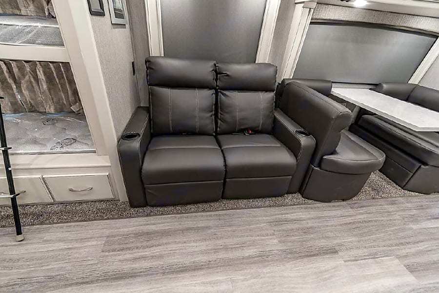 Photo 19 - 2022 Holiday  Rambler Class A Motorhome rental photo 21