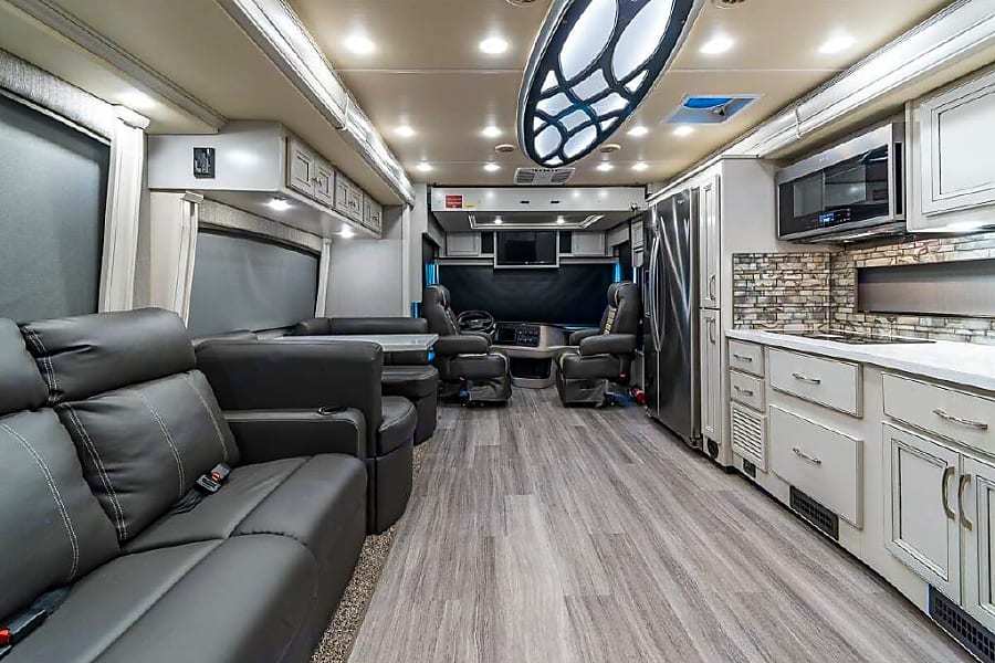 Photo 21 - 2022 Holiday  Rambler Class A Motorhome rental photo 23