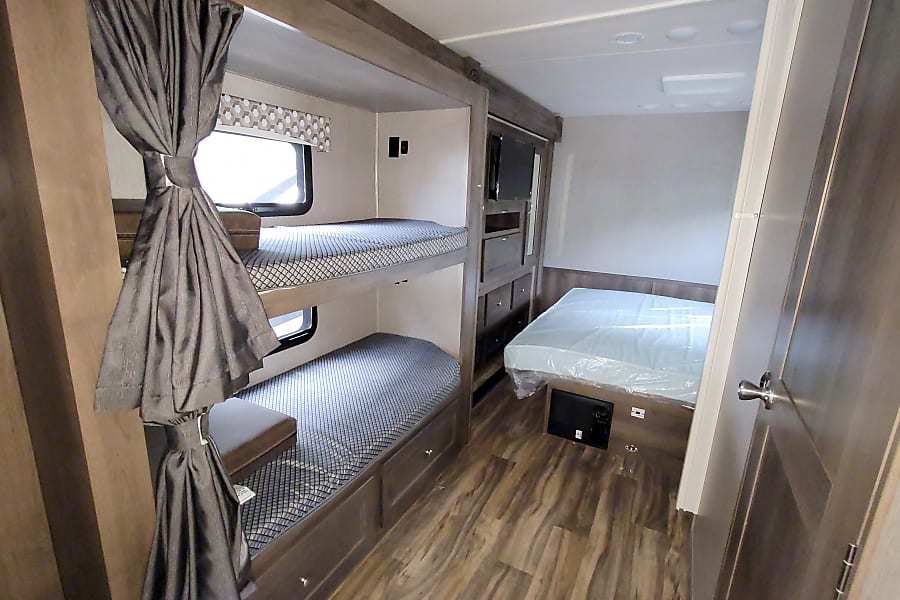 Photo 37 - 2022 Nexus Class C Motorhome rental photo 39