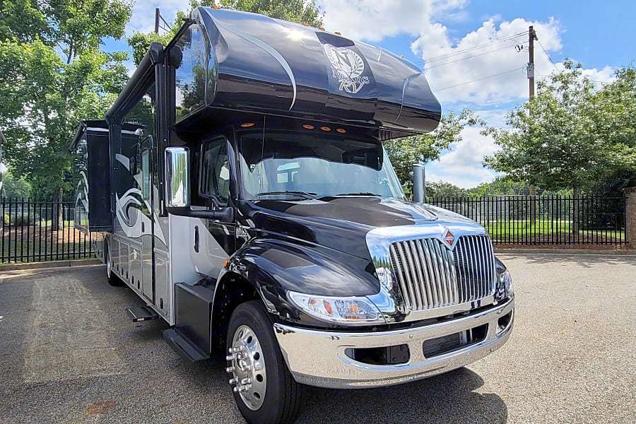 Photo 48 - 2022 Nexus Class C Motorhome rental photo 50