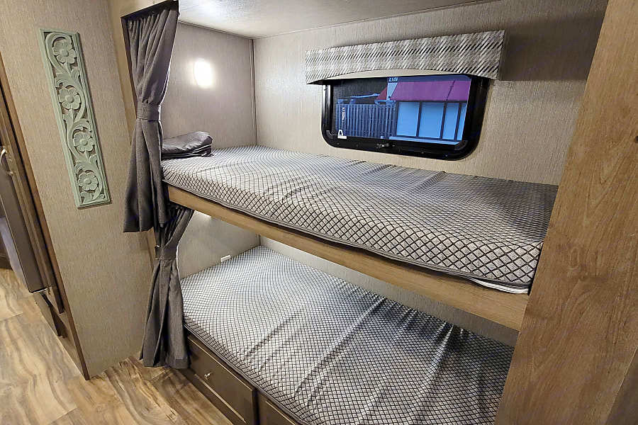 Photo 57 - 2022 Nexus Class C Motorhome rental photo 59