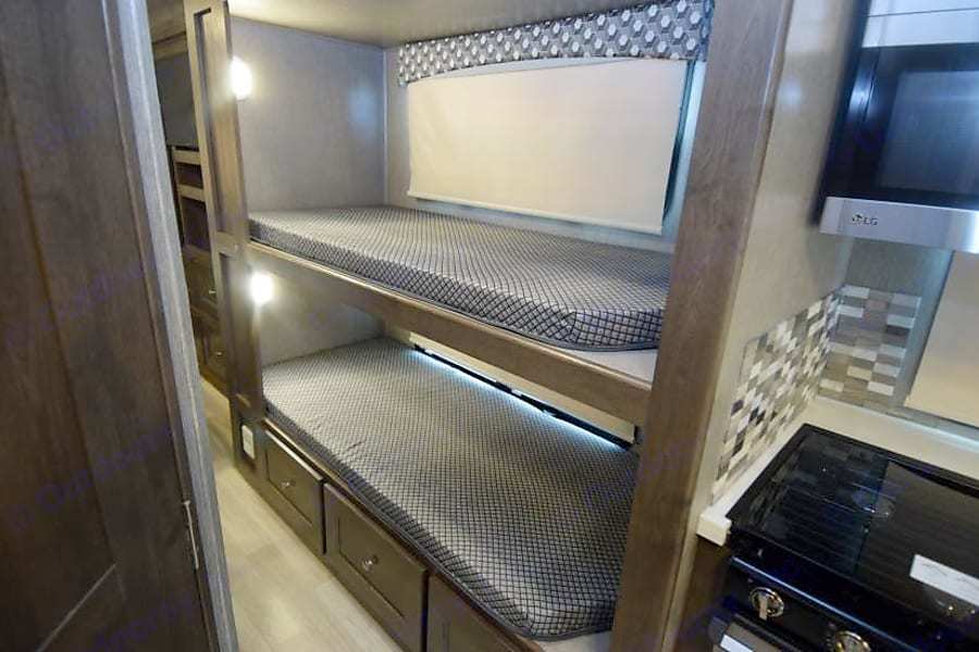 Photo 33 - 2021 Nexus Class C Motorhome rental photo 35