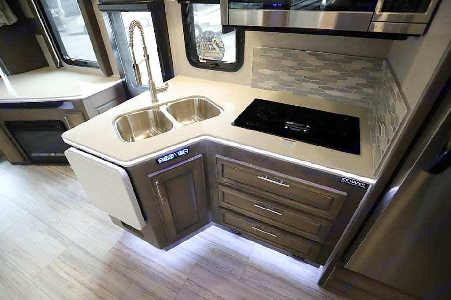 Photo 4 - 2020 Dynamax Corp Class C Motorhome rental photo 6