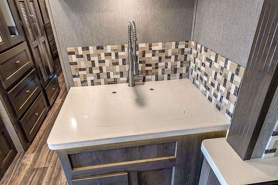 Photo 34 - 2022 Nexus Class C Motorhome rental photo 36