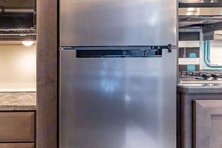 Photo 7 - 2022 Thor Class A Motorhome rental photo 9