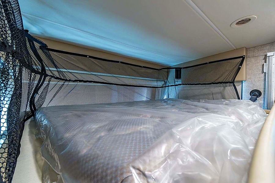 Photo 41 - 2022 Thor Class A Motorhome rental photo 43