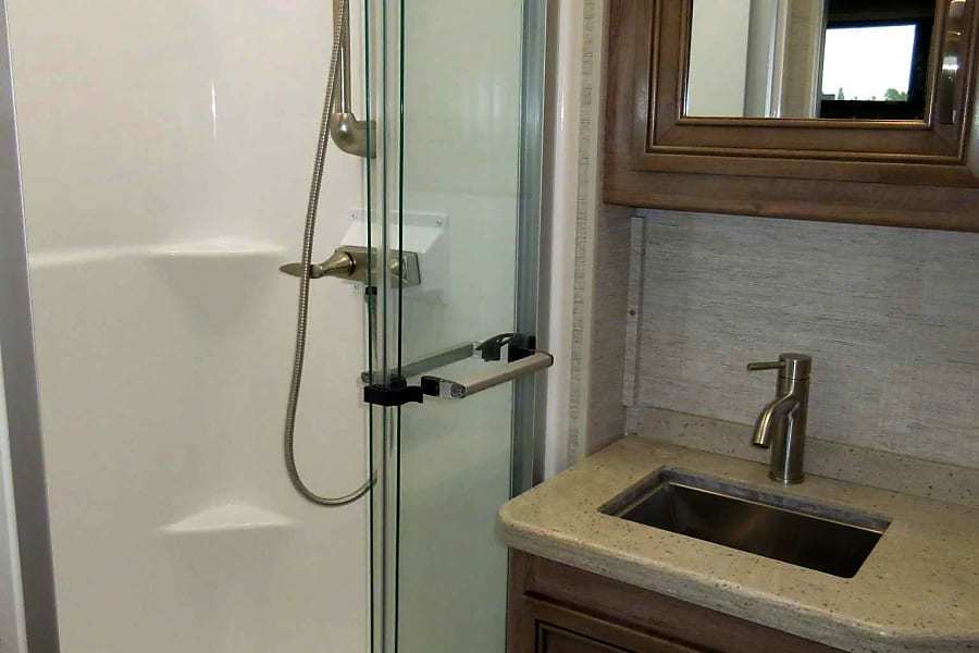 Photo 6 - 2021 Jayco Class C Motorhome rental photo 8