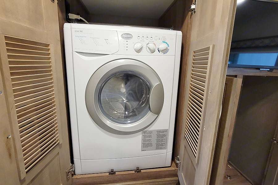 Photo 11 - 2021 Jayco Class C Motorhome rental photo 13